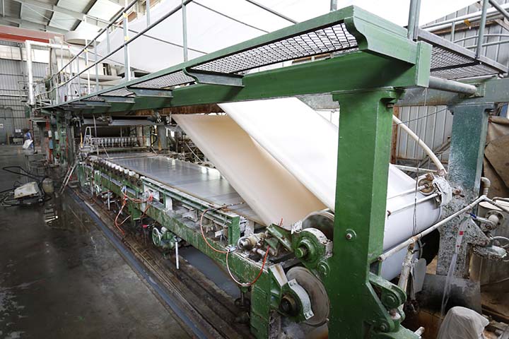 装飾紙の生産ライン