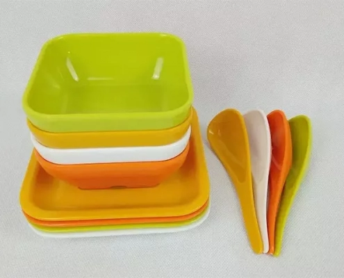 Is Melamine Better Than Plastic