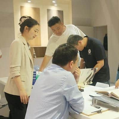 Business Elites and Customers Explore Business Opportunities of Amino Paper Together